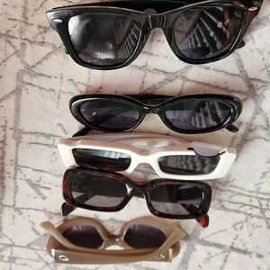 Bundle of sunglasses 🕶